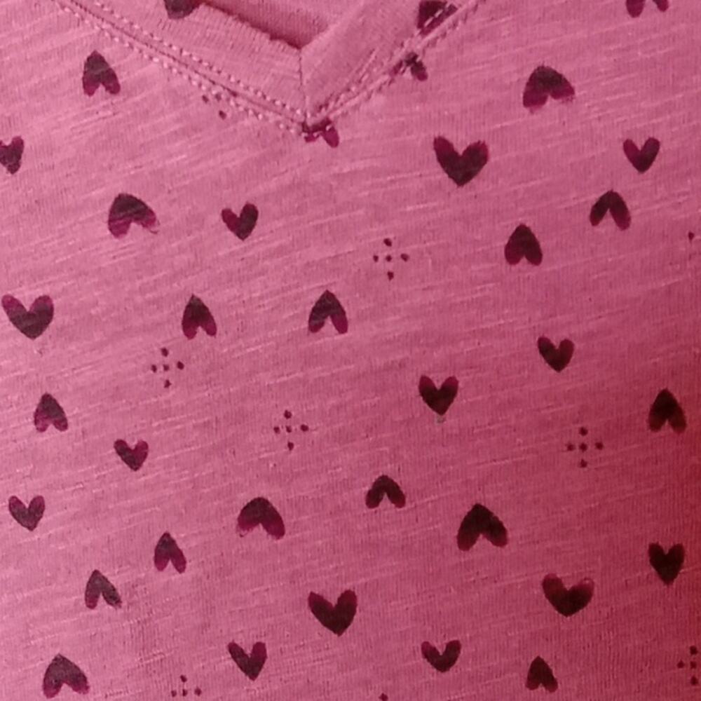 Sonoma Women's Mauve Hearts XSP v-neck short sleeve t-shirt. Atleisure, Comfy. - Picture 4 of 7